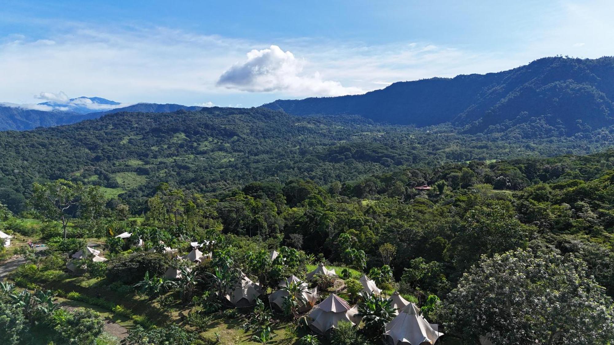 Holos Retreat Center: The Entire Ridge Basecamp Barú エクステリア 写真
